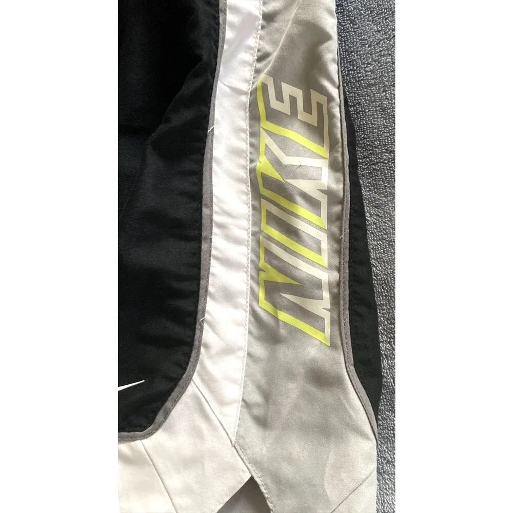 Nike Swim Shorts Board Shorts Men's, Small, Black Gray, White Lined, Pockets